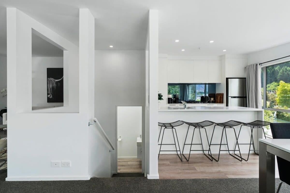Central Queenstown Luxury Extérieur photo