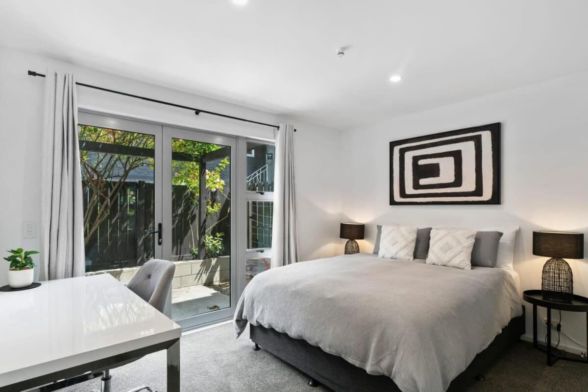 Central Queenstown Luxury Extérieur photo