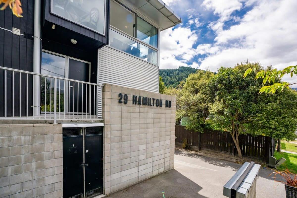 Central Queenstown Luxury Extérieur photo