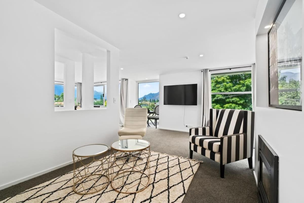 Central Queenstown Luxury Extérieur photo