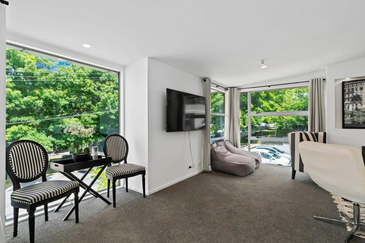 Central Queenstown Luxury Extérieur photo