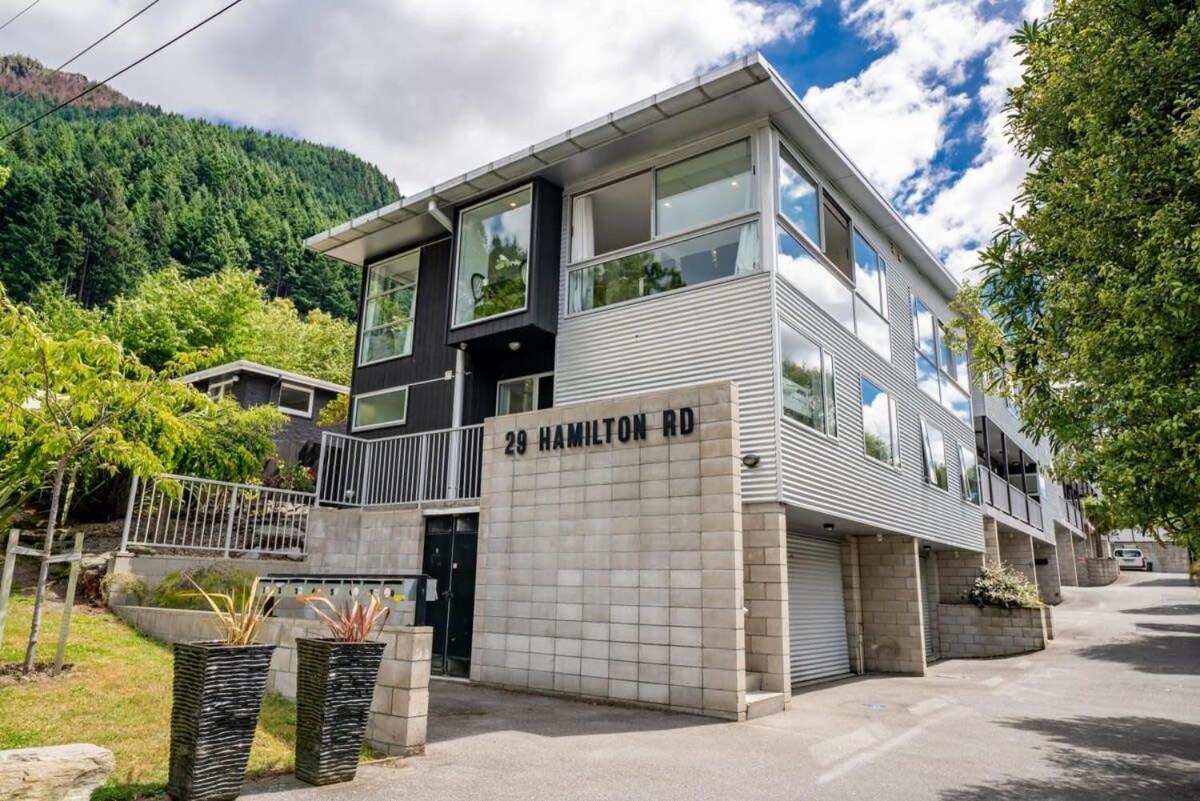 Central Queenstown Luxury Extérieur photo